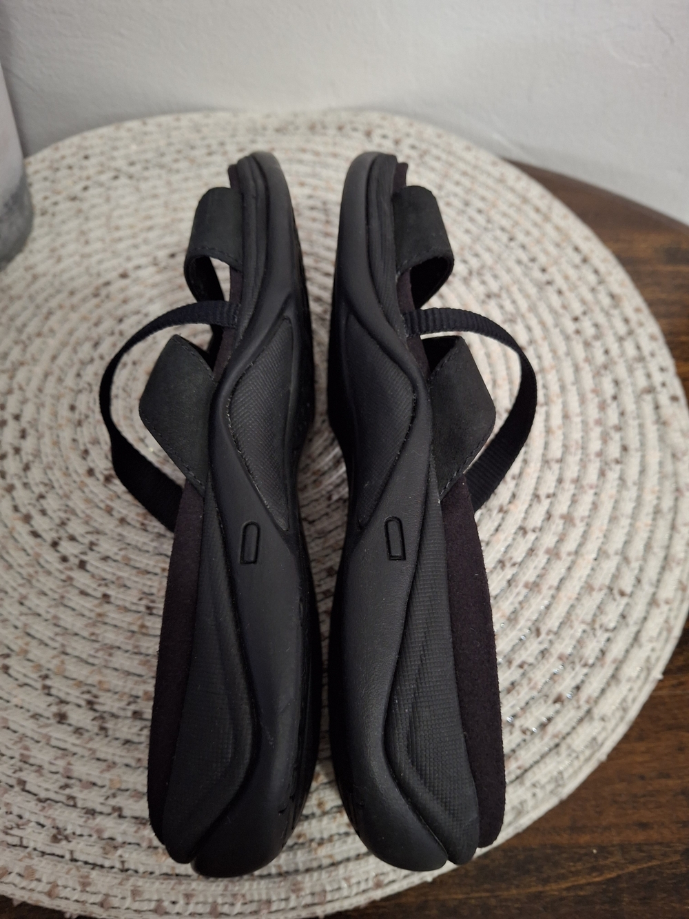Clarks Springers Women’s Black Slide Sandals Size 6. - Picture 6 of 9